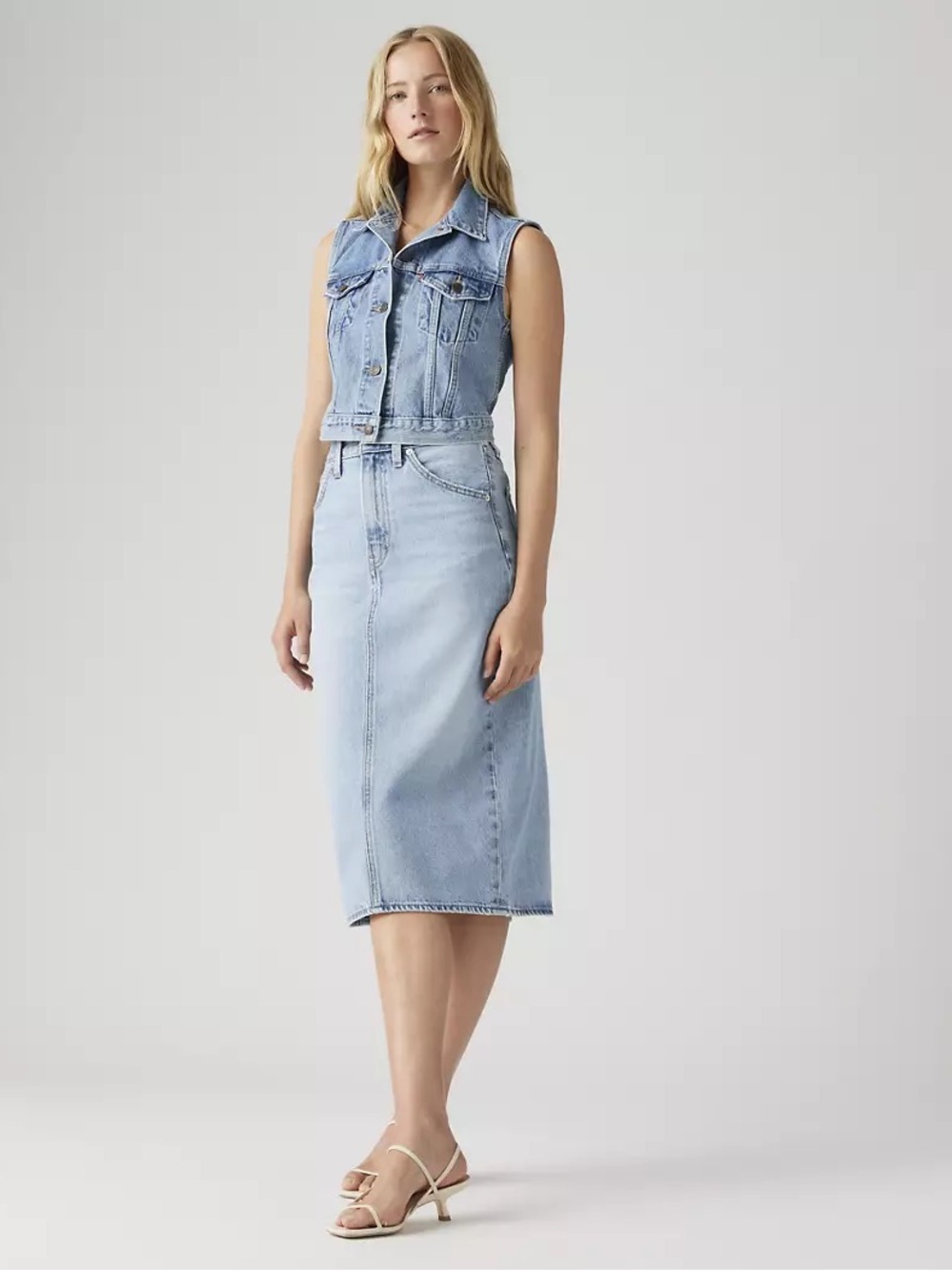 Levi’s high rise slit skirt, light wash, size 30